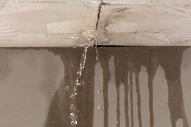 Professional Flood Damage Cleanup technician working in Big Cabin, OK